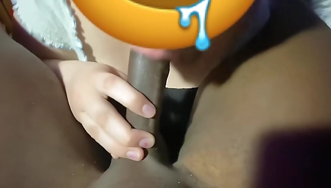 Blonde girl with a big ass fucks her cunt in all the ways