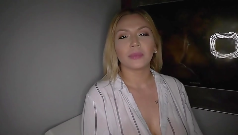 Amateur blonde has a great time taking turns with a big cock