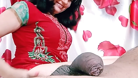 Amateur brunette is deepthroating and sucking a dick