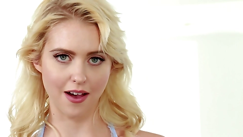 Amazing blonde showing her beautiful tits and tits